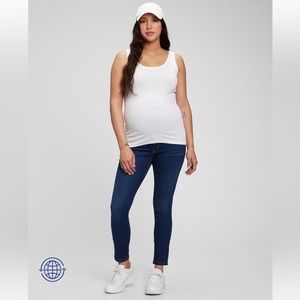 GAP True Skinny Dark Wash Full Panel Maternity Jeans- Size 4. Only worn twice.